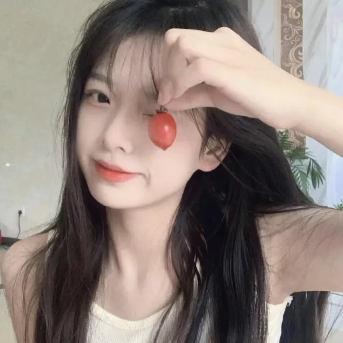 穿条纹衣的男孩